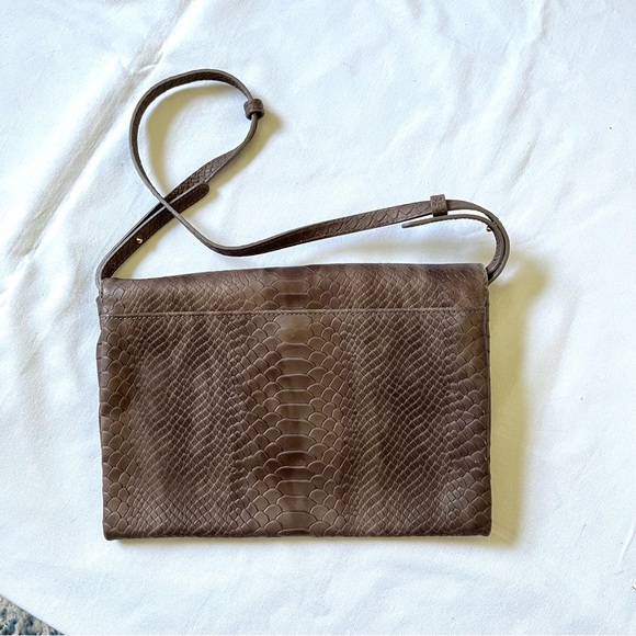 EUC Gigi New York Brown Leather Envelope Purse - Picture 5 of 6